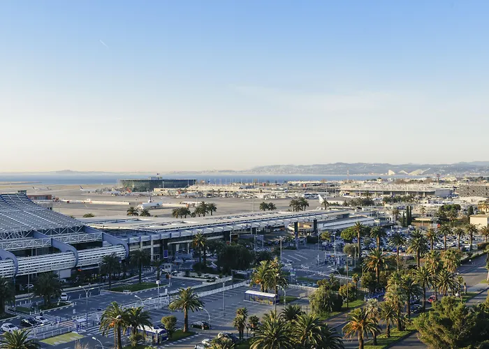 Novotel Arenas Aeroport Hotel 4*