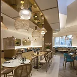 Novotel Arenas Aeroport Hotel