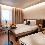 Novotel Arenas Aeroport 4*