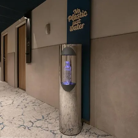 Novotel Arenas Aeroport Hotel 4*