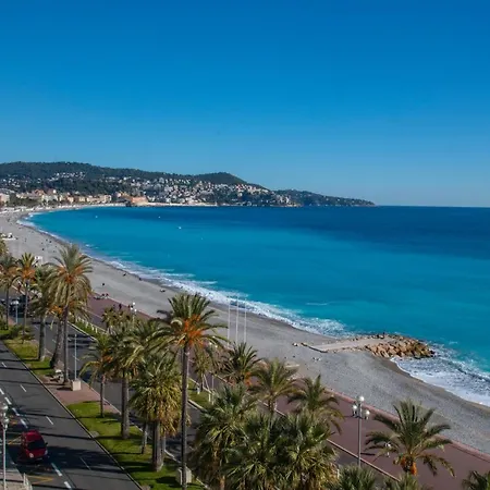 Novotel Arenas Aeroport 4*