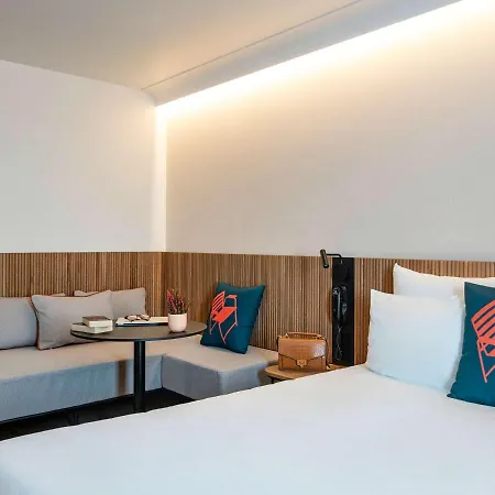 Novotel Arenas Aeroport 4*