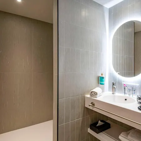 Hotel Novotel Arenas Aeroport 4*