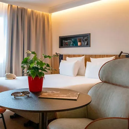 Novotel Arenas Aeroport 4* Niza