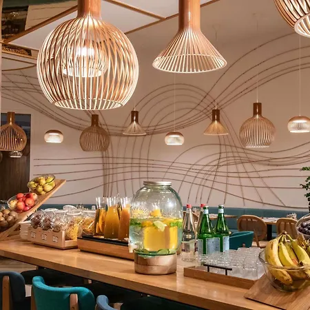 Novotel Arenas Aeroport Hotel