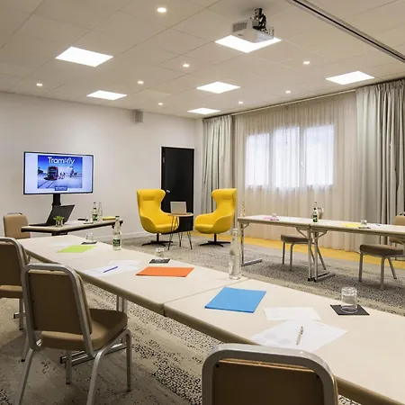 Hotel Novotel Arenas Aeroport 4*