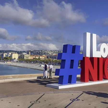 Novotel Arenas Aeroport Hotel