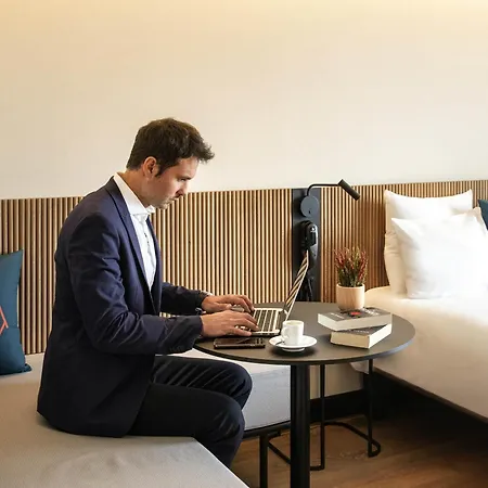 Hotel Novotel Arenas Aeroport 4*