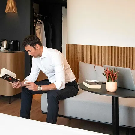 Novotel Arenas Aeroport Hotel