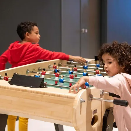 Novotel Arenas Aeroport 4*