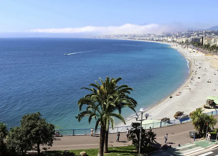 노보텔 아레나스 아에로포르트 호텔 4*