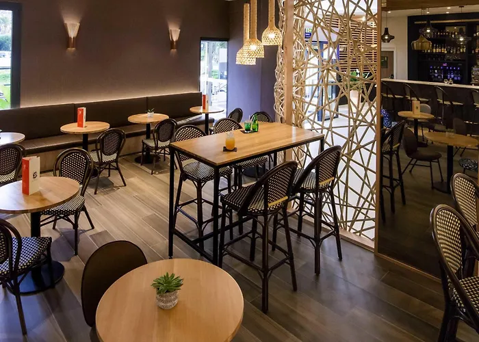 노보텔 아레나스 아에로포르트 호텔