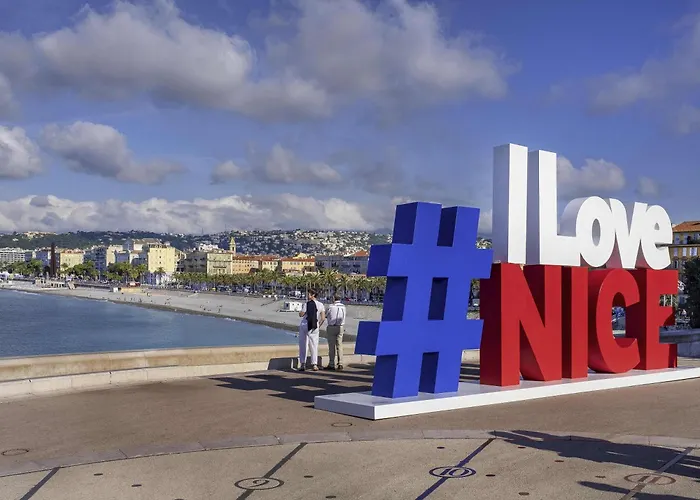 노보텔 아레나스 아에로포르트 호텔