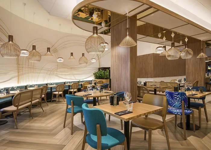 노보텔 아레나스 아에로포르트 4*