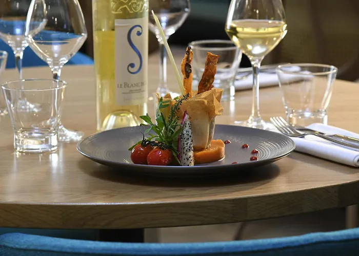 노보텔 아레나스 아에로포르트 4*