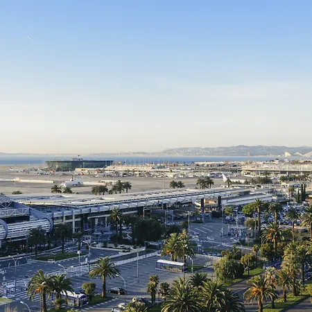 Novotel Arenas Aeroport Отель 4*