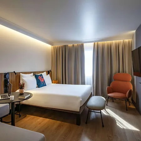 Отель Novotel Arenas Aeroport Ницца