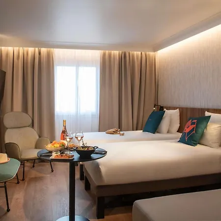 Отель Novotel Arenas Aeroport 4*