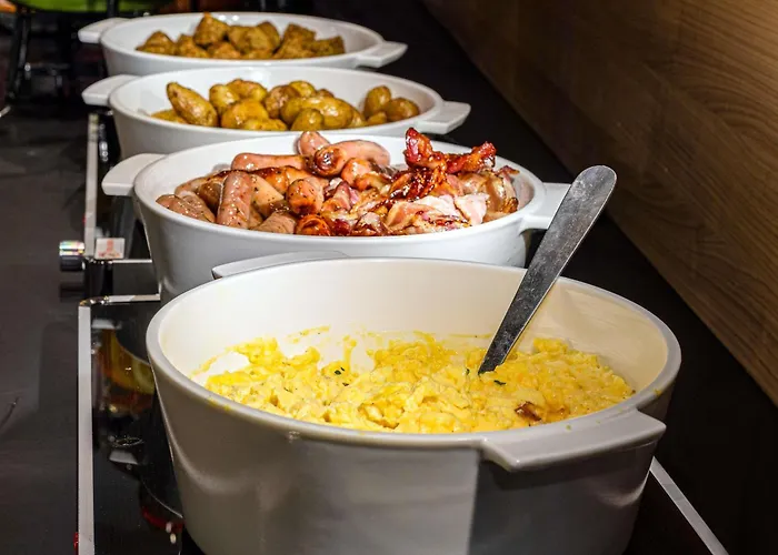 Novotel Arenas Aeroport Hotel